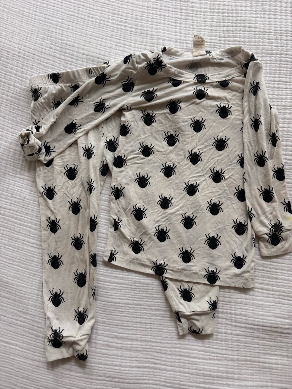 kate quinn Cream and Black Spider Print Kids Pajama Set